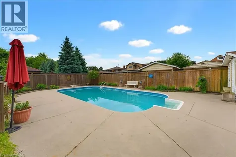 24 Grande Avenue Stoney Creek ON L8G 2E1