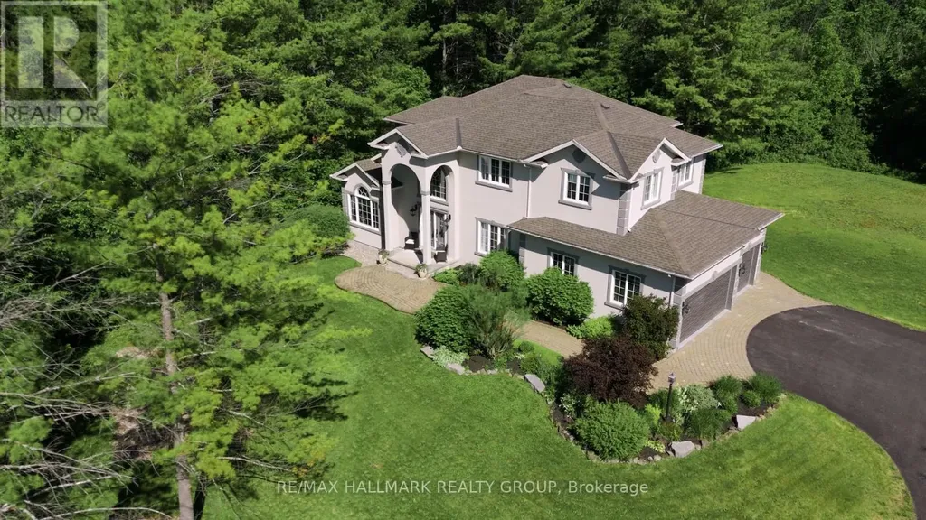1518 Monaghan Lane Ottawa ON K2W 1B4