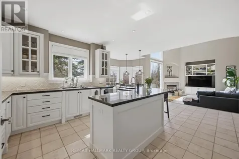 1518 Monaghan Lane Ottawa ON K2W 1B4