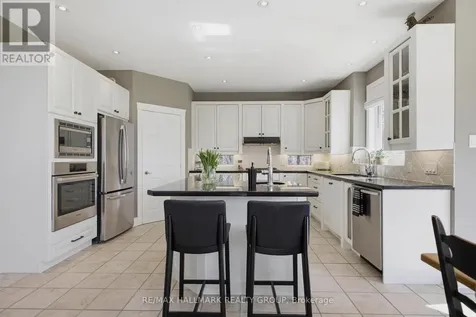 1518 Monaghan Lane Ottawa ON K2W 1B4