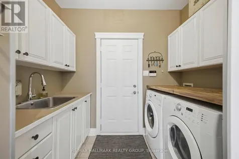 1518 Monaghan Lane Ottawa ON K2W 1B4