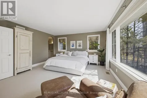 1518 Monaghan Lane Ottawa ON K2W 1B4