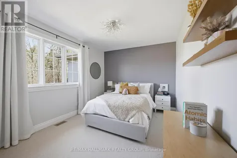 1518 Monaghan Lane Ottawa ON K2W 1B4