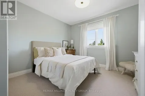 1518 Monaghan Lane Ottawa ON K2W 1B4