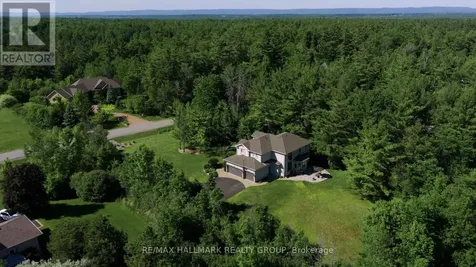 1518 Monaghan Lane Ottawa ON K2W 1B4