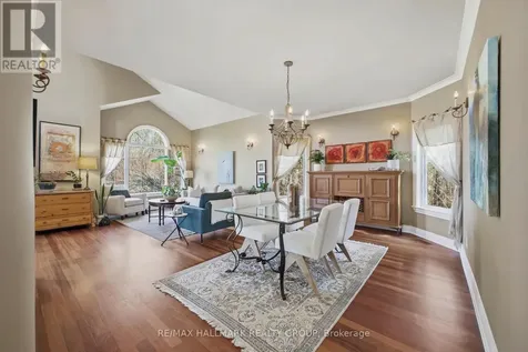 1518 Monaghan Lane Ottawa ON K2W 1B4