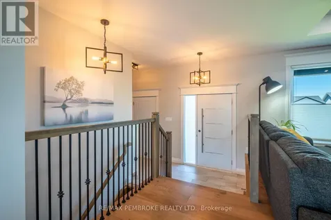 15 Drew Street Petawawa ON K8H 0G4