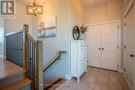 15 Drew Street Petawawa ON K8H 0G4