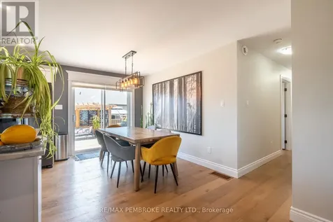 15 Drew Street Petawawa ON K8H 0G4
