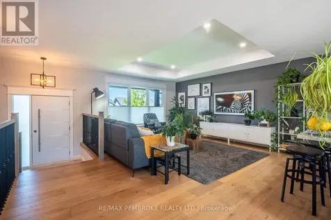 15 Drew Street Petawawa ON K8H 0G4