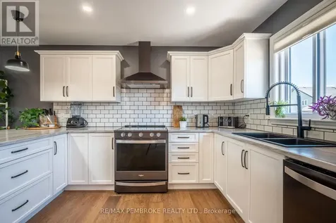 15 Drew Street Petawawa ON K8H 0G4