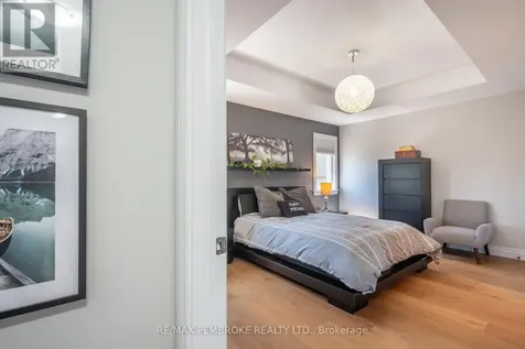 15 Drew Street Petawawa ON K8H 0G4