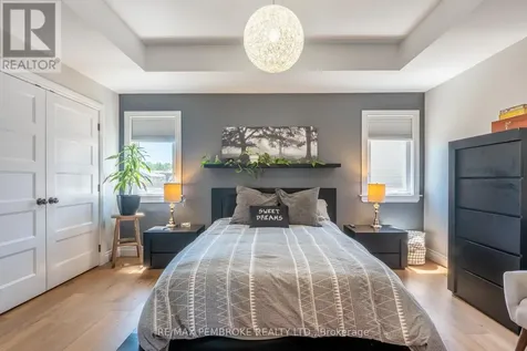 15 Drew Street Petawawa ON K8H 0G4