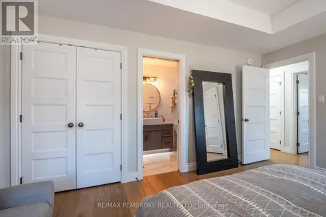 15 Drew Street Petawawa ON K8H 0G4