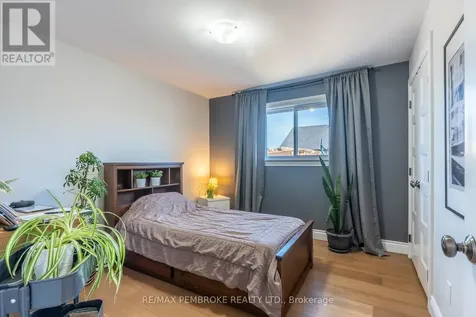 15 Drew Street Petawawa ON K8H 0G4