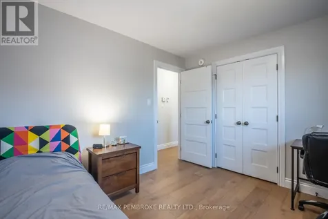 15 Drew Street Petawawa ON K8H 0G4