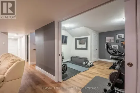 15 Drew Street Petawawa ON K8H 0G4