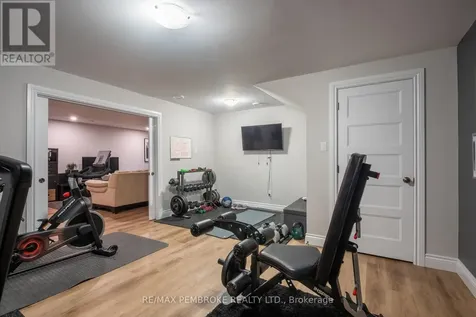 15 Drew Street Petawawa ON K8H 0G4