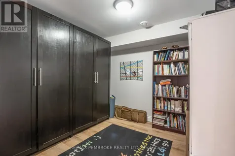15 Drew Street Petawawa ON K8H 0G4