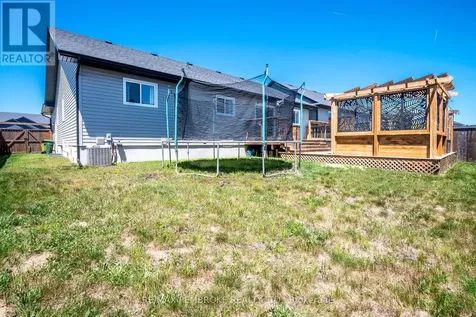 15 Drew Street Petawawa ON K8H 0G4