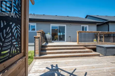 15 Drew Street Petawawa ON K8H 0G4