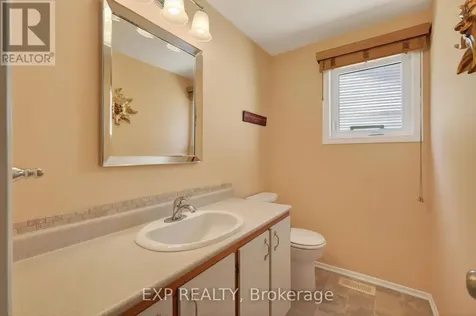 34 Four Seasons Drive Ottawa ON K2E 7P8