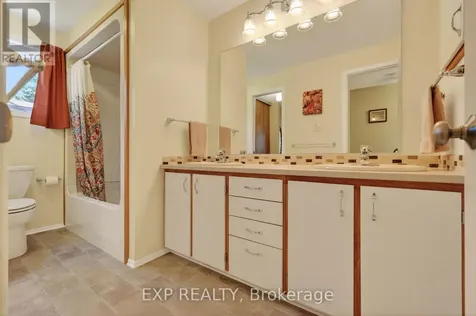34 Four Seasons Drive Ottawa ON K2E 7P8
