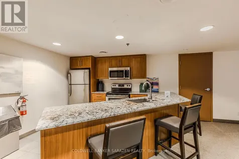 242 Rideau Street Ottawa ON K1N 0B7