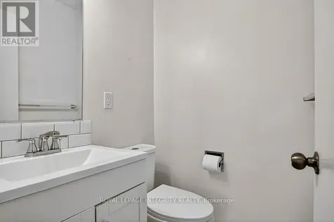 427 Moodie Drive Ottawa ON K2H 8A4