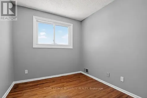 427 Moodie Drive Ottawa ON K2H 8A4