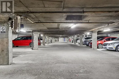 427 Moodie Drive Ottawa ON K2H 8A4