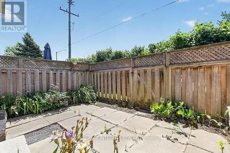 427 Moodie Drive Ottawa ON K2H 8A4