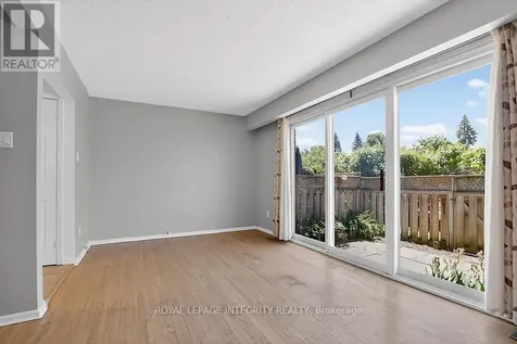 427 Moodie Drive Ottawa ON K2H 8A4