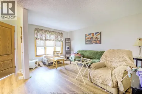 9445-9447 Alten Drive Windsor ON N8R 1V9