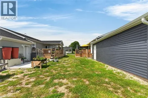 29 Hickory Hollow Nanticoke ON N0A 1P0