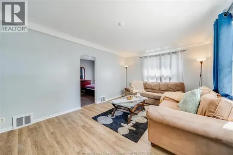 473 Indian Road Windsor ON N9C 2M3