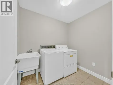 1515 Skinner Street Lasalle ON N9H 0A6