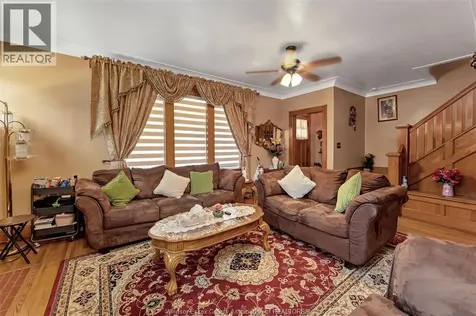 1407 Hall Windsor ON N8X 4R5