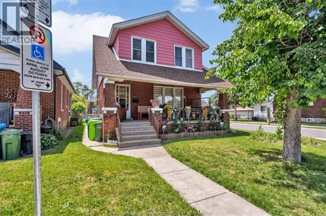 1407 Hall Windsor ON N8X 4R5