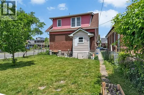 1407 Hall Windsor ON N8X 4R5