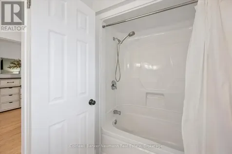 12 Shea Crescent Kitchener ON N2E 1E8