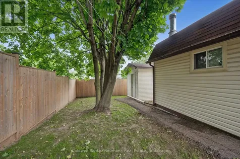12 Shea Crescent Kitchener ON N2E 1E8