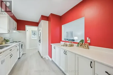 12 Shea Crescent Kitchener ON N2E 1E8