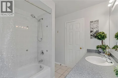 7419 Black Walnut Trail Mississauga ON L5N 8A4