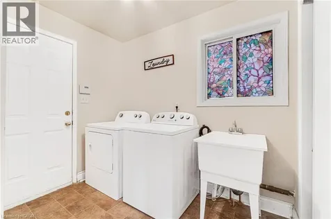 7419 Black Walnut Trail Mississauga ON L5N 8A4