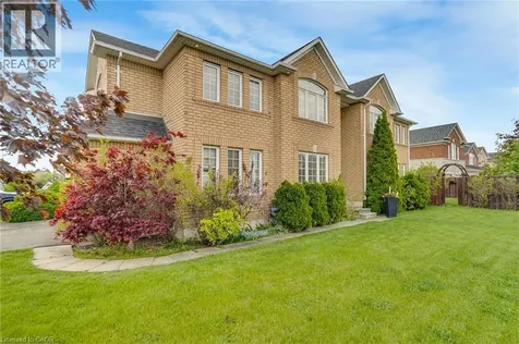 7419 Black Walnut Trail Mississauga ON L5N 8A4