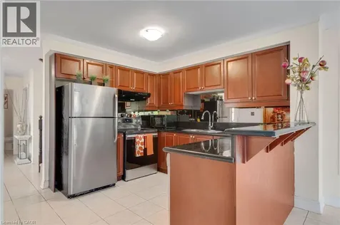 7419 Black Walnut Trail Mississauga ON L5N 8A4