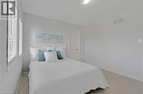 7419 Black Walnut Trail Mississauga ON L5N 8A4