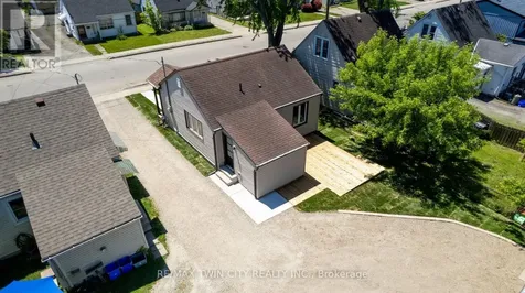 59 Salisbury Avenue Brantford ON N3S 1M8