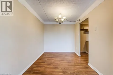 75 Hazelglen Drive Kitchener ON N2M 2E2